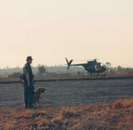 000LANCE_1.JPG (13555 bytes)