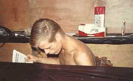 DR30B.jpg (12922 bytes)